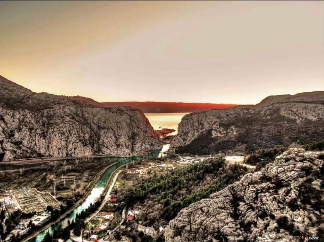Apartmani Branko Vojnovic Omiš Exterior foto